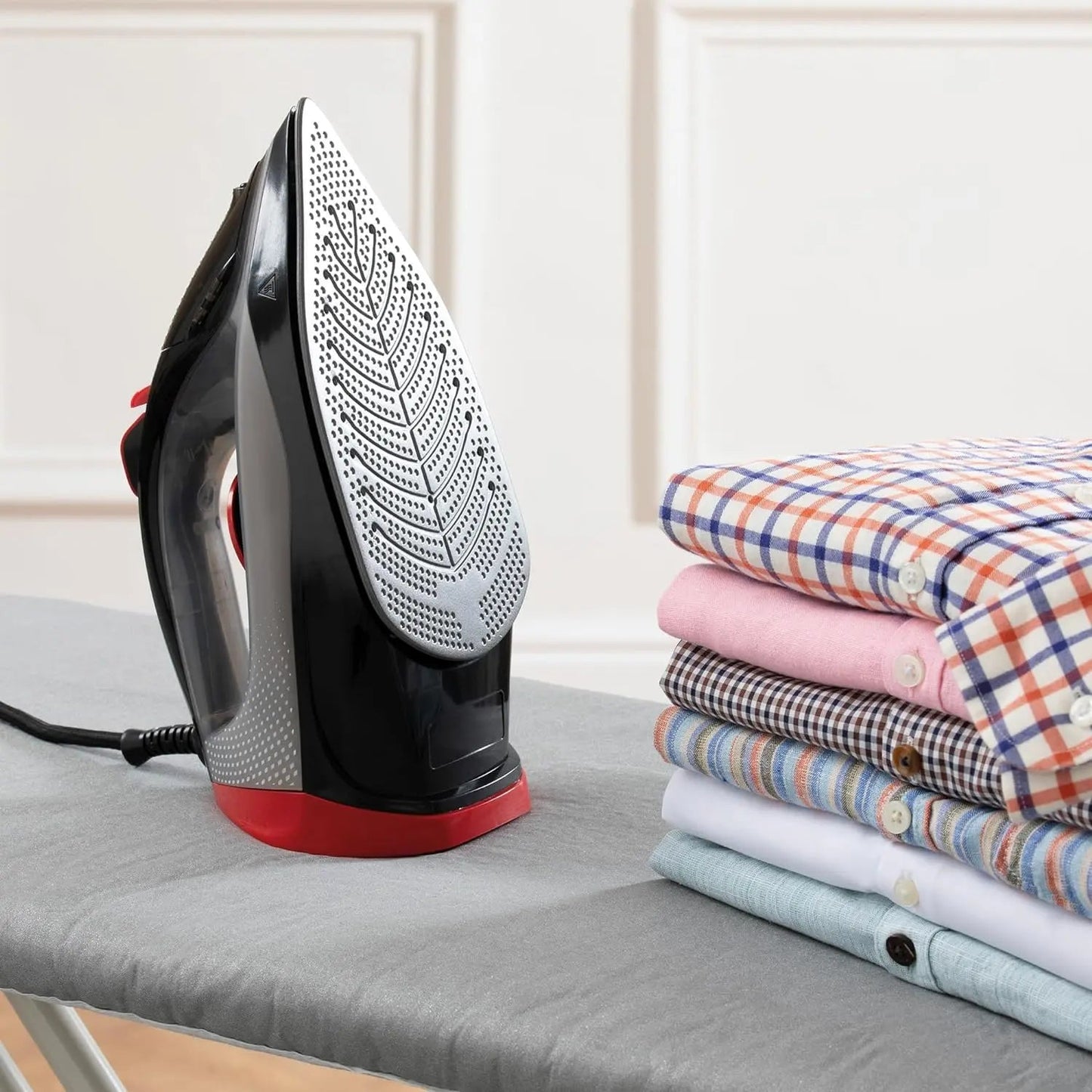 Daewoo 2600W Ultra Glide Steam Iron. (3yr Warranty)